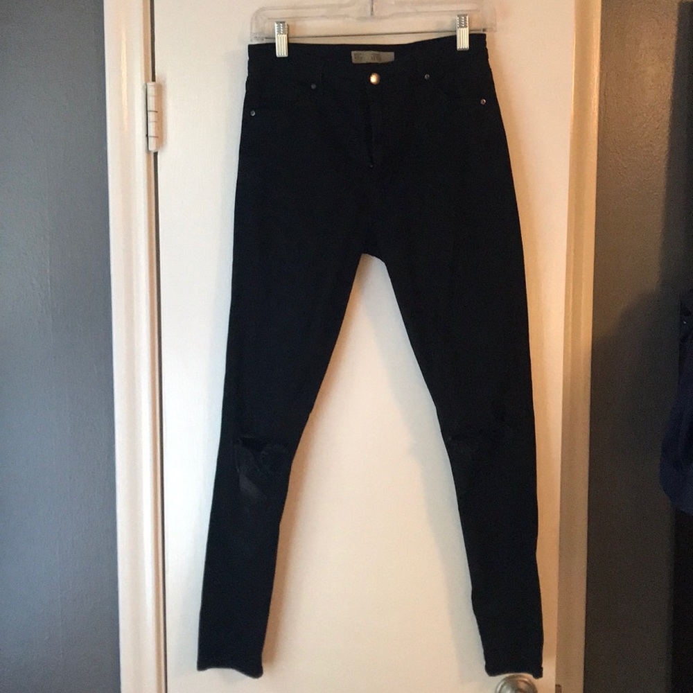 TOPSHOP Leigh distressed moto jeans